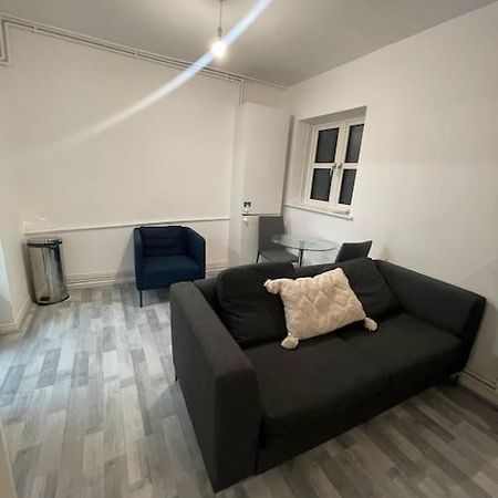 لندن Lovely Spacious Entire 1 Bedroom Apartment - New Management المظهر الخارجي الصورة