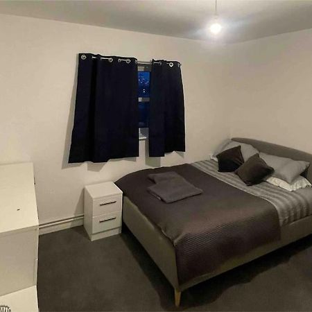 لندن Lovely Spacious Entire 1 Bedroom Apartment - New Management المظهر الخارجي الصورة